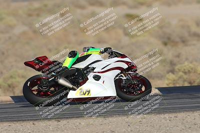 media/Nov-02-2025-CVMA (Sun) [[337aff29ab]]/Race 17-Amateur Supersport Middleweight/